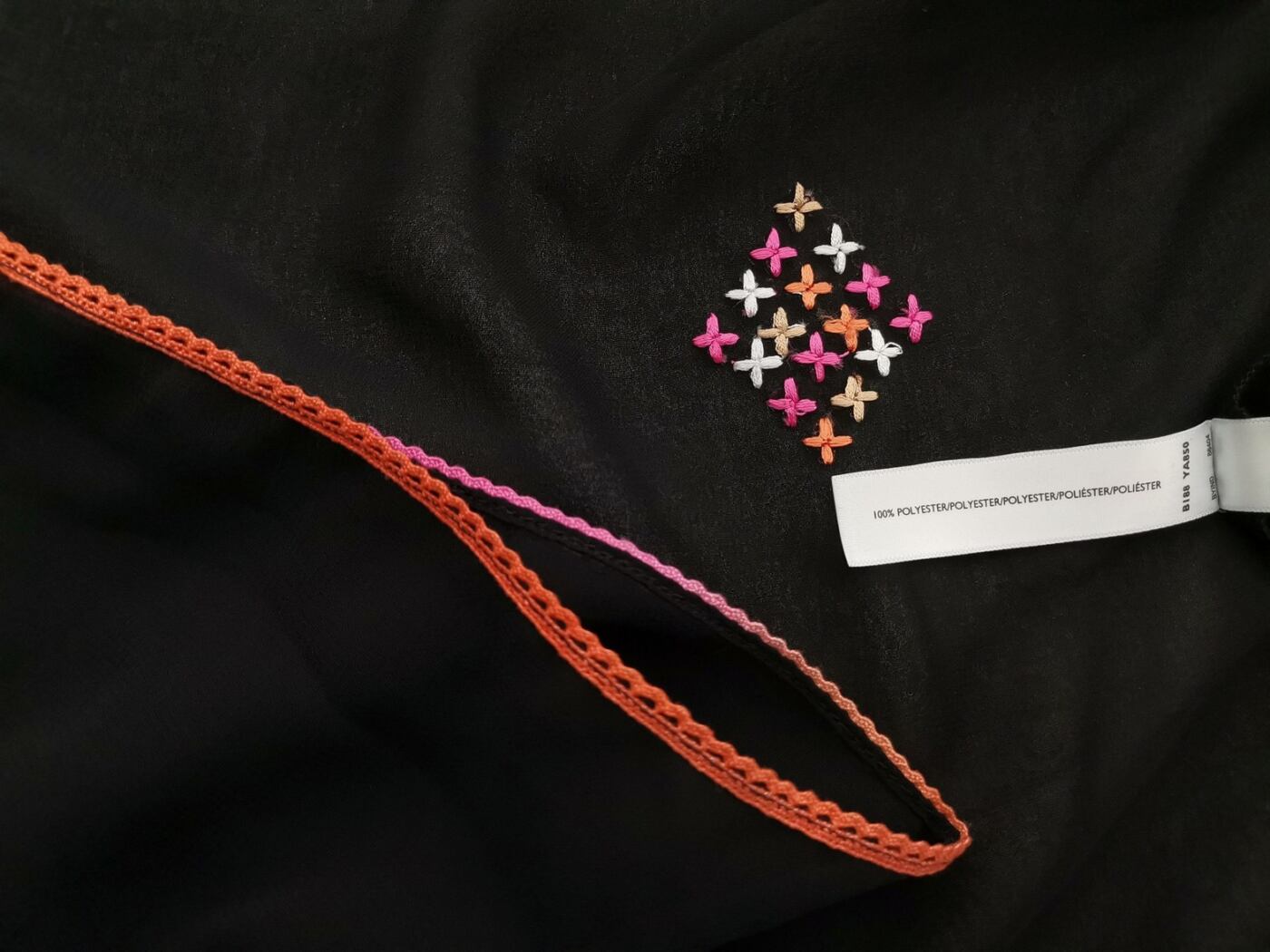 resort Rozmiar ONE SIZE (50/52) Kolor Czarny Okrągły dekolt Tunika Bluzka Rękaw 3/4 resort Rozmiar ONE SIZE (50/52) Kolor Czarny Okrągły dekolt Tunika Bluzka Rękaw 3/4