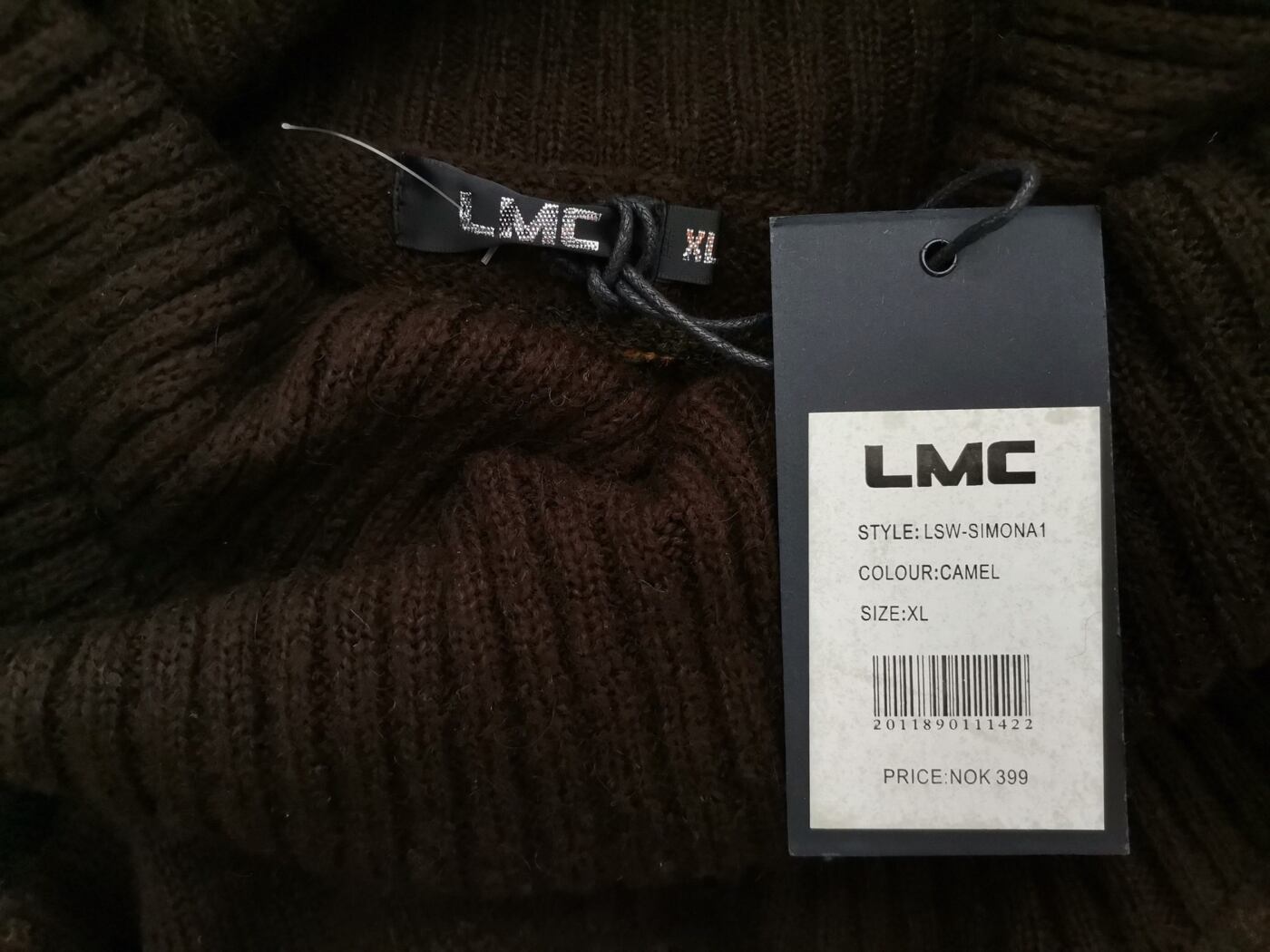 LmC Rozmiar XL Kolor Brązowy Pasy Drapowany dekolt Sukienka Sweterkowa Długi rękaw Do Kolan Materiał Akryl LmC Rozmiar XL Kolor Brązowy Pasy Drapowany dekolt Sukienka Sweterkowa Długi rękaw Do Kolan Materiał Akryl
