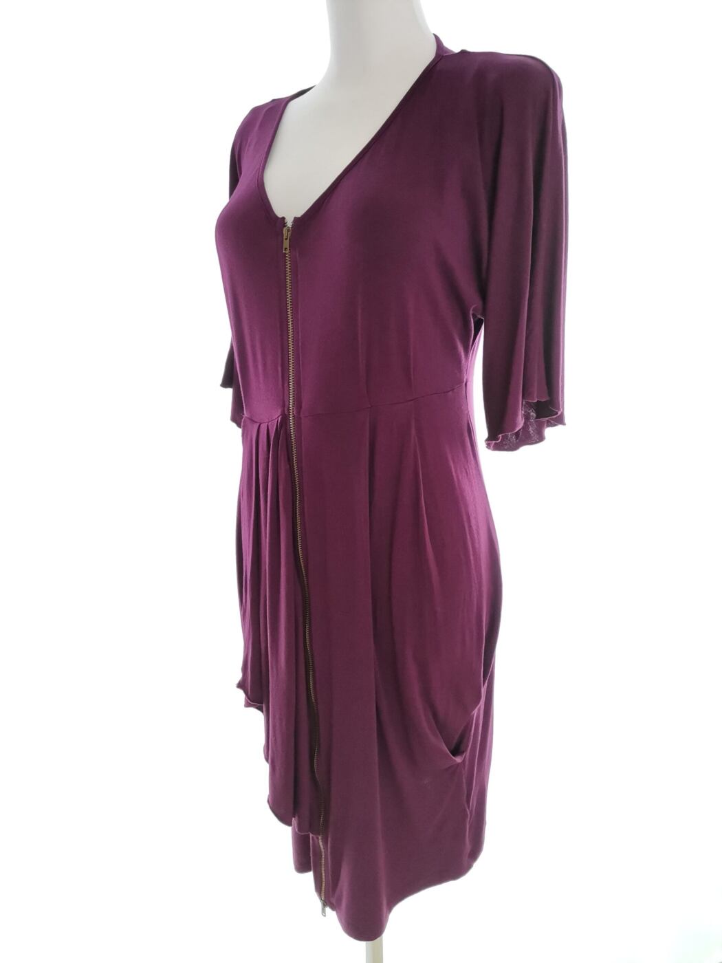 Limited Collection Rozmiar 12 (40) Kolor Purpurowy W serek Sukienka Prostokątna Rękaw 3/4 Do Kolan Materiał Wiskoza Limited Collection Rozmiar 12 (40) Kolor Purpurowy W serek Sukienka Prostokątna Rękaw 3/4 Do Kolan Materiał Wiskoza