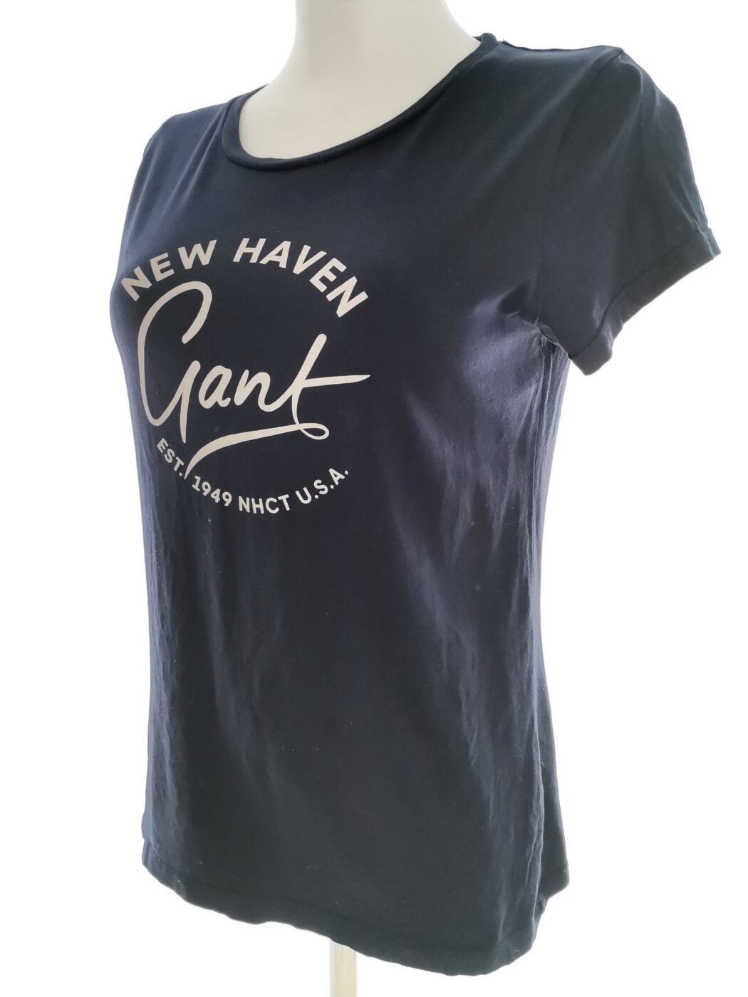 IMG_20220526_122344.jpg Gant Rozmiar XS Kolor Granatowy Crew Neck T-Shirt Krótki rękaw Materiał Bawełna 100%