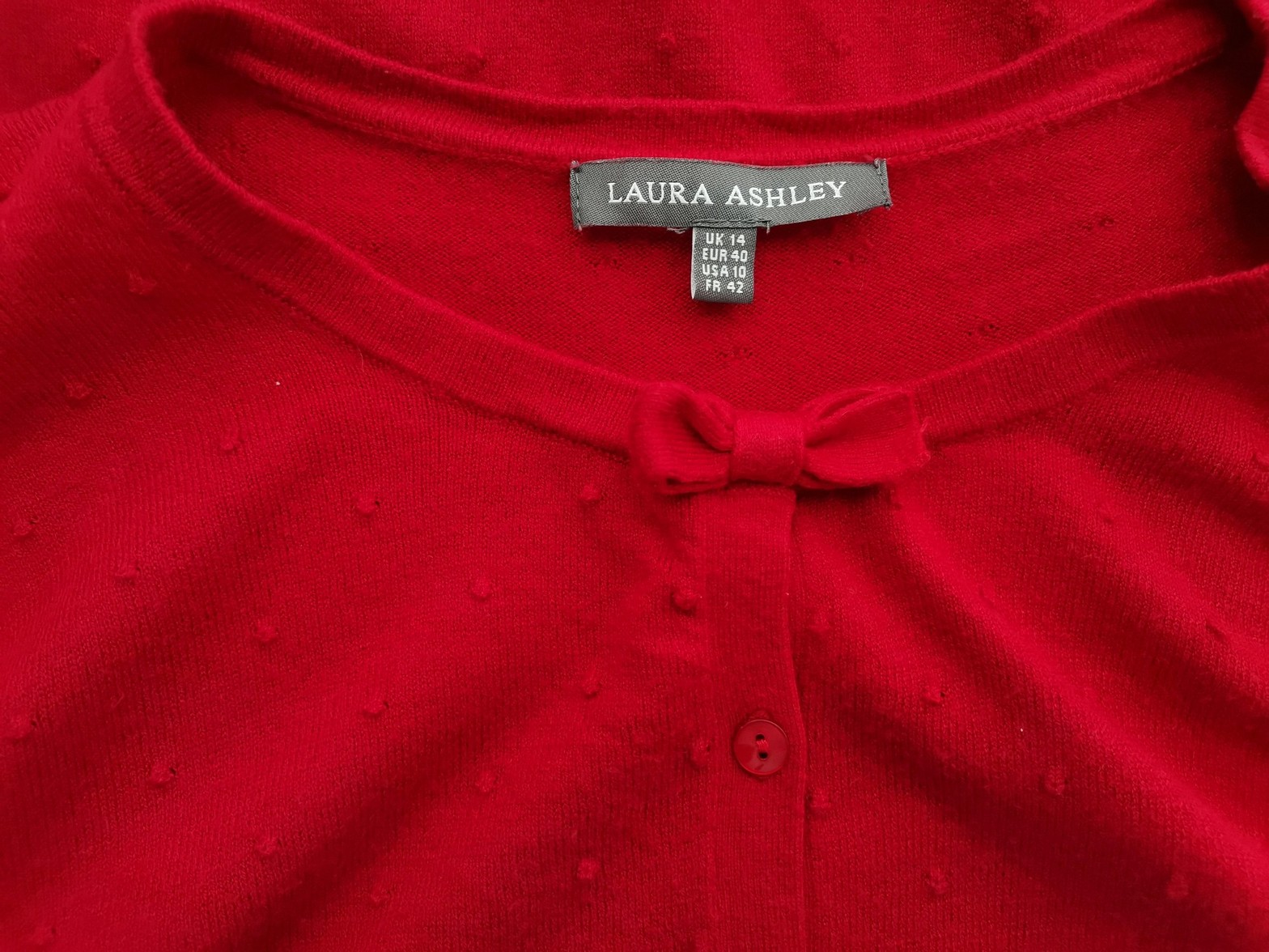 IMG_20220530_130205.jpg Laura ashley Rozmiar 14 (40) Kolor Czerwony Okrągły dekolt Kardigan Zapinany Długi rękaw Materiał Wiskoza Cienka dzianina