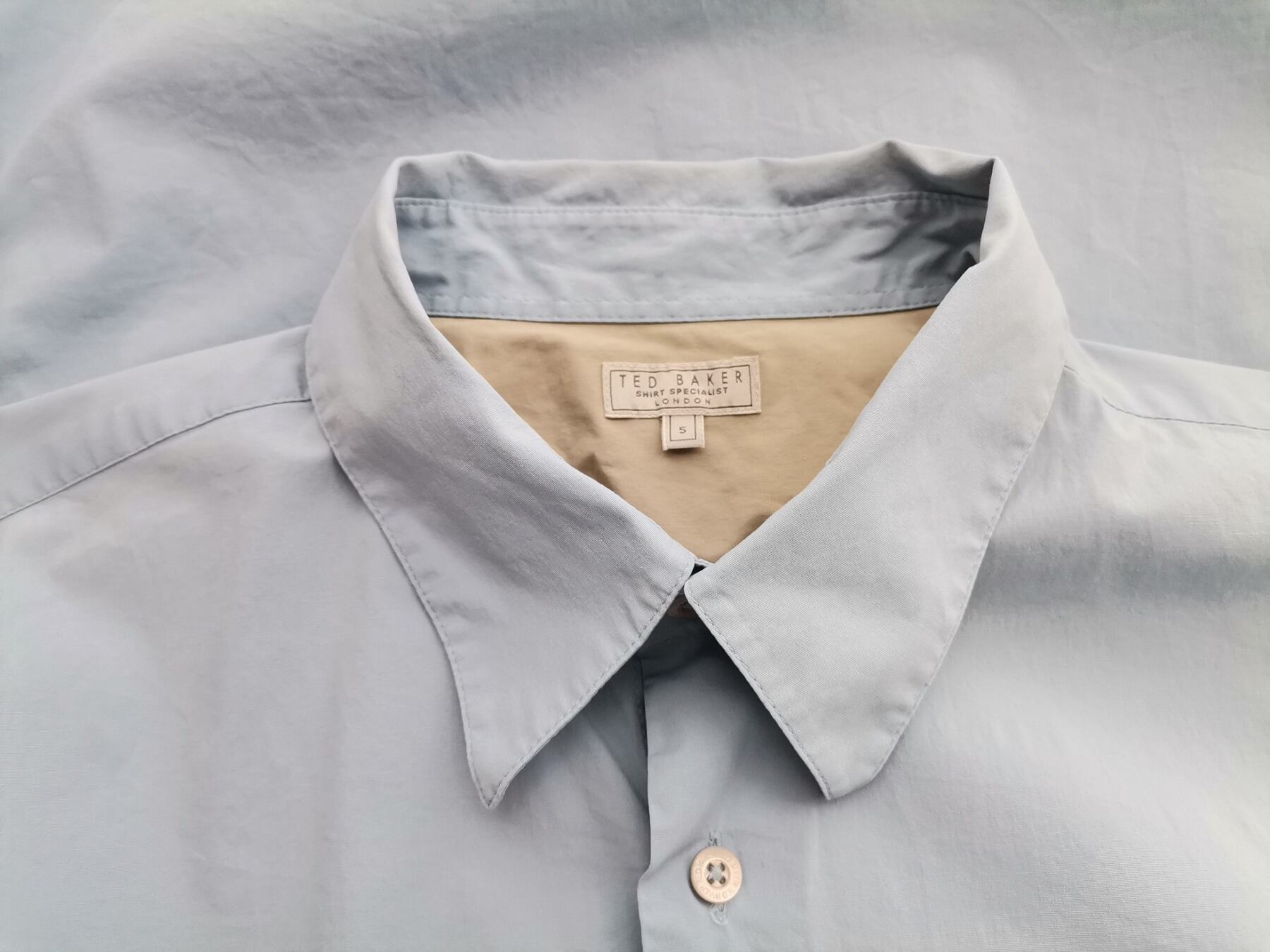IMG_20220601_112301.jpg Ted Baker Rozmiar 5 (XXL) Kolor Niebieski Kołnierz Męska Koszula Casual Krótki rękaw Materiał Bawełna