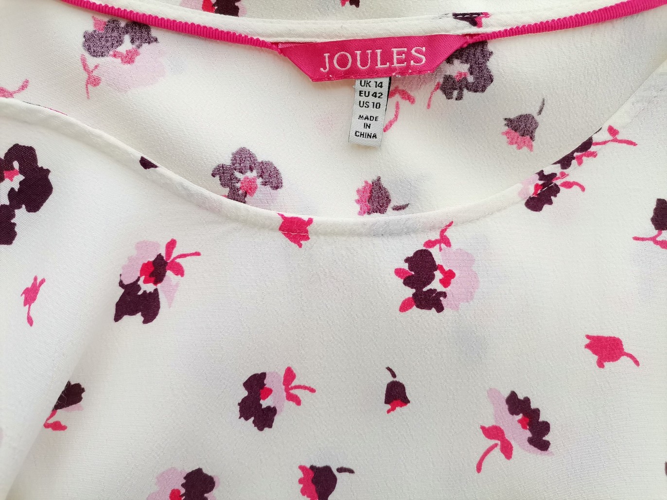 Joules Rozmiar 14 (42) Kolor Kremowy Okrągły dekolt Tunika Bluzka Rękaw 3/4 Materiał Wiskoza 100% Joules Rozmiar 14 (42) Kolor Kremowy Okrągły dekolt Tunika Bluzka Rękaw 3/4 Materiał Wiskoza 100%