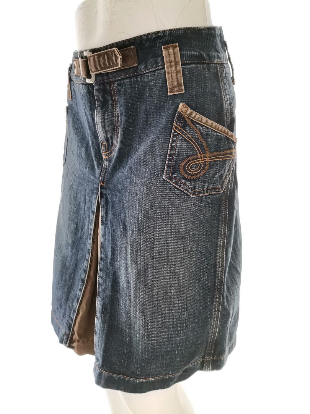 IMG_20220602_114922.jpg TOMMY HILFIGER DENIM Rozmiar XS Kolor Niebieski Spódnica Prosta i Ołówkowa Do Kolan Materiał Bawełna 100%