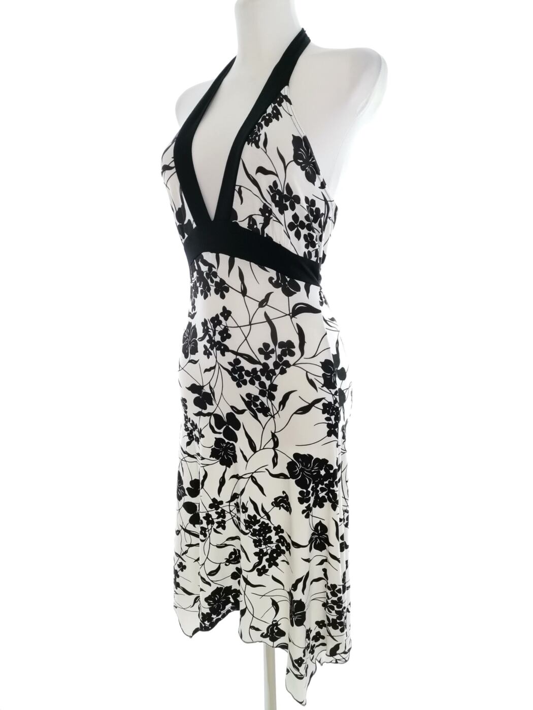 Sisters point Rozmiar S/M Kolor Biały Halter Sukienka Letnia Bezrękawnik Midi Materiał Wiskoza Sisters point Rozmiar S/M Kolor Biały Halter Sukienka Letnia Bezrękawnik Midi Materiał Wiskoza