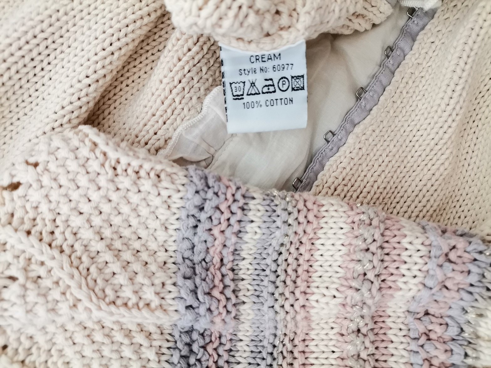 IMG_20220607_133213.jpg Cream Rozmiar S Kolor Kremowy Okrągły dekolt Długi Zapinany Kardigan Długi rękaw Materiał Bawełna 100% Cienka dzianina