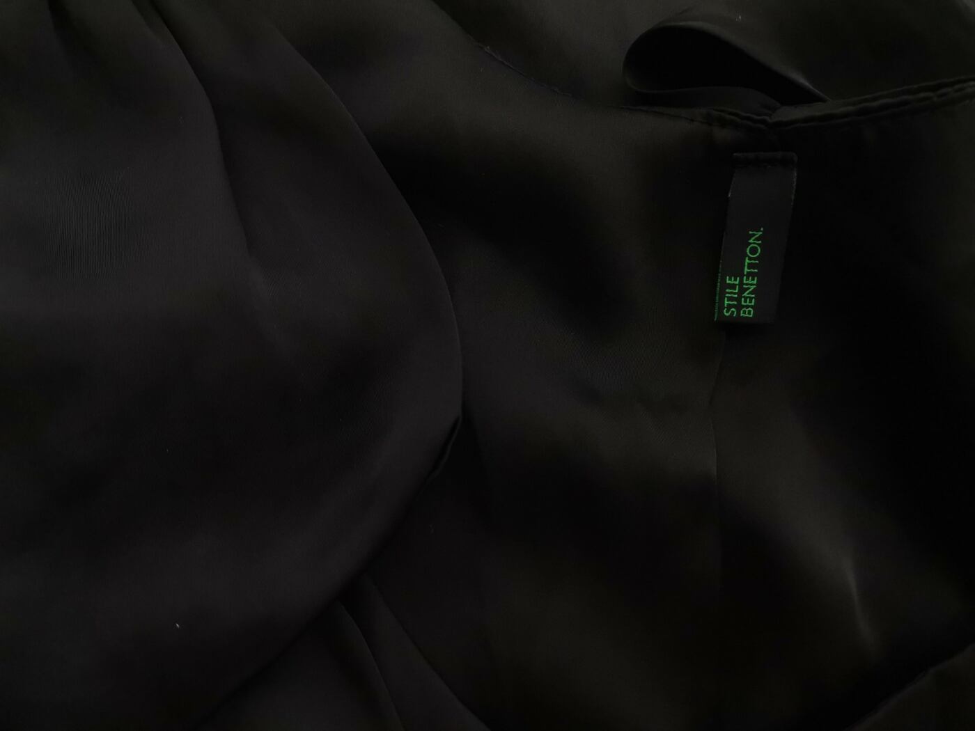 Stile Benetton Rozmiar 34/36 Kolor Czarny Kwadratowy dekolt Sukienka Prostokątna Bezrękawnik Do Kolan Stile Benetton Rozmiar 34/36 Kolor Czarny Kwadratowy dekolt Sukienka Prostokątna Bezrękawnik Do Kolan