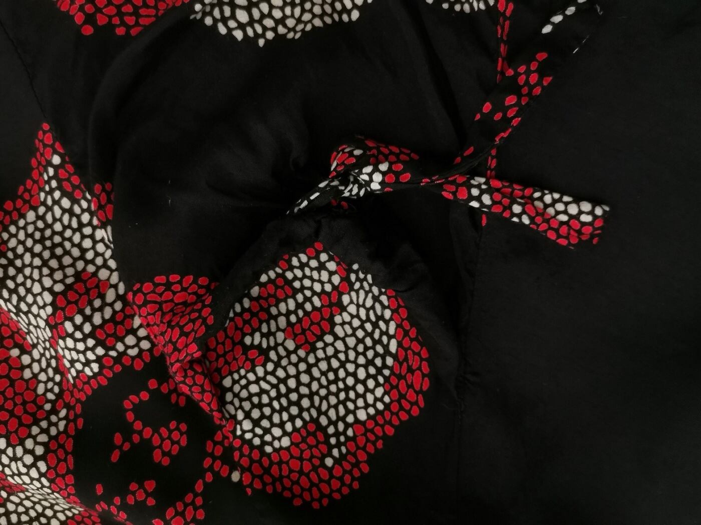 The Masai Rozmiar L Kolor Czarny W serek Tunika Bluzka Krótki rękaw The Masai Rozmiar L Kolor Czarny W serek Tunika Bluzka Krótki rękaw