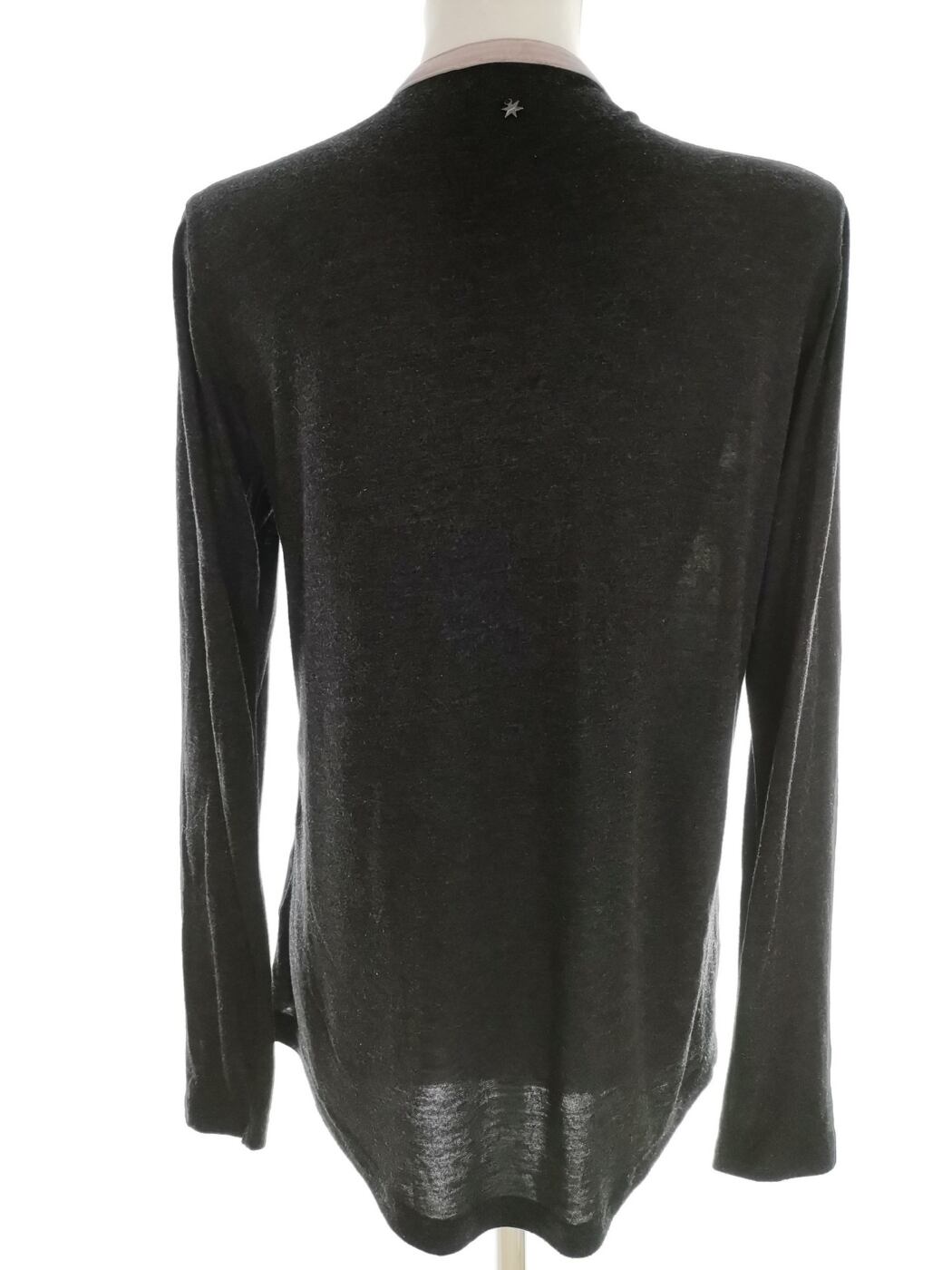IMG_20220609_134452.jpg Culture Rozmiar M Kolor Czarny Split Crew Neck Bluzka Długi rękaw Materiał Wiskoza
