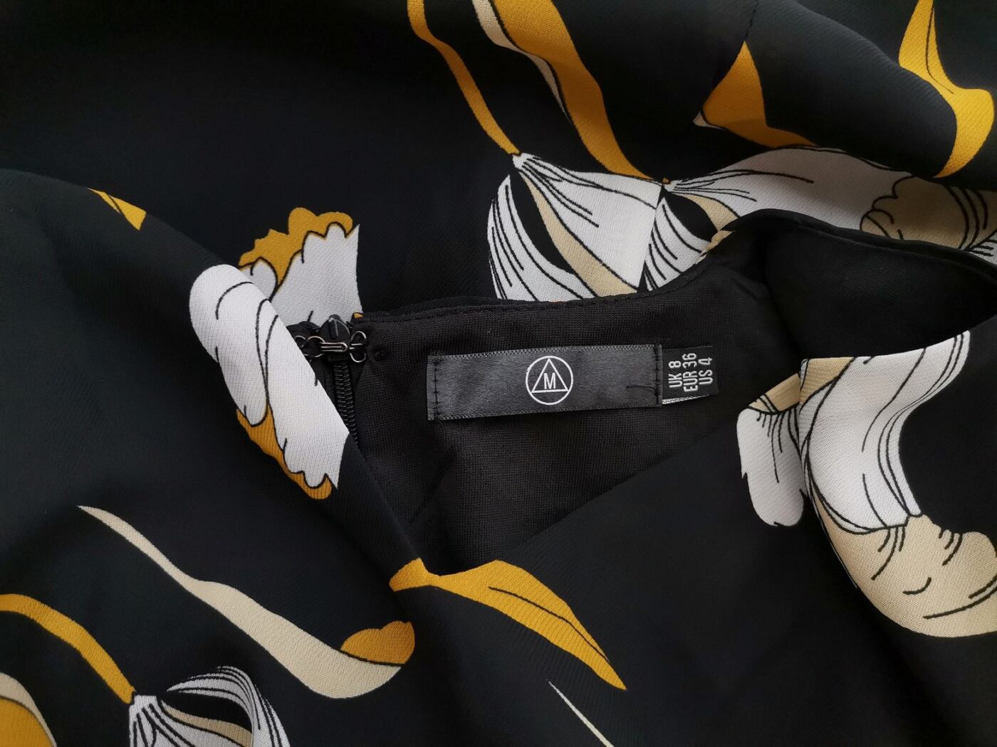 Missguided Rozmiar 8 (36) W serek Sukienka Prostokątna Długi rękaw Do Kolan Missguided Rozmiar 8 (36) W serek Sukienka Prostokątna Długi rękaw Do Kolan