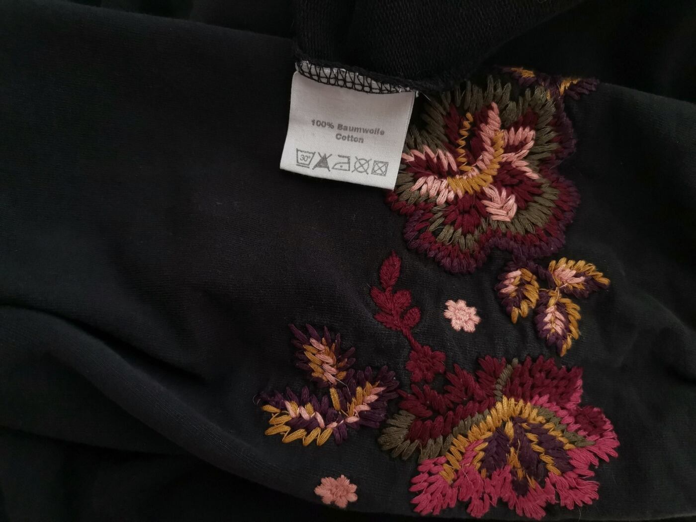 Deerberg Rozmiar S Kolor Czarny Split Crew Neck Sukienka Prostokątna Długi rękaw Do Kolan Materiał Bawełna 100% Deerberg Rozmiar S Kolor Czarny Split Crew Neck Sukienka Prostokątna Długi rękaw Do Kolan Materiał Bawełna 100%