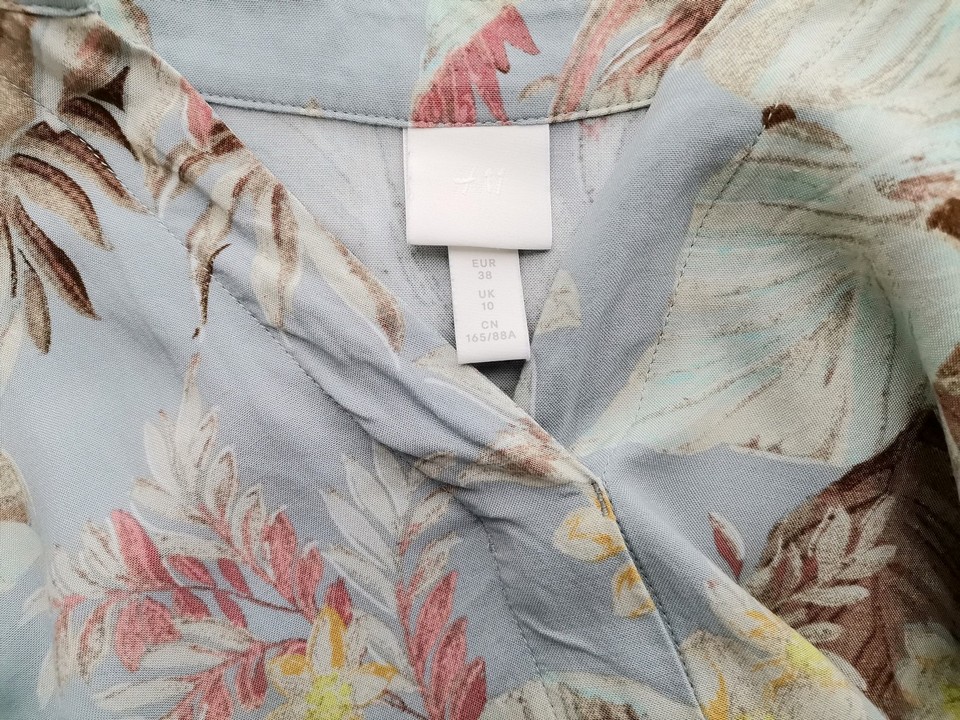 H&m Rozmiar 38 Kolor Niebieski W serek Sukienka Prostokątna Krótki rękaw Do Kolan Materiał Wiskoza 100% H&m Rozmiar 38 Kolor Niebieski W serek Sukienka Prostokątna Krótki rękaw Do Kolan Materiał Wiskoza 100%