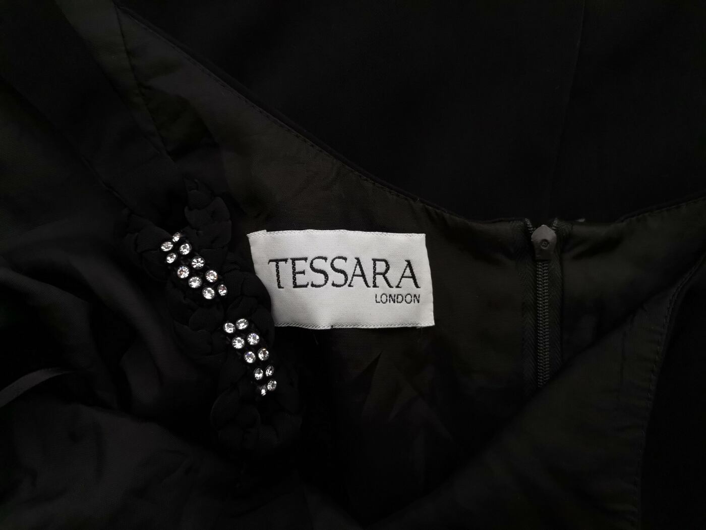 TESSARA London Rozmiar 42/44 Kolor Czarny Odkryte Ramiona Sukienka A-Line Bezrękawnik Do Kolan