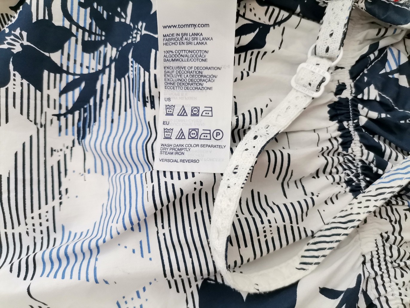 IMG_20220624_140556.jpg Hilfiger denim Rozmiar XS Kolor Biały W serek Bluzka Bezrękawnik Materiał Bawełna 100%