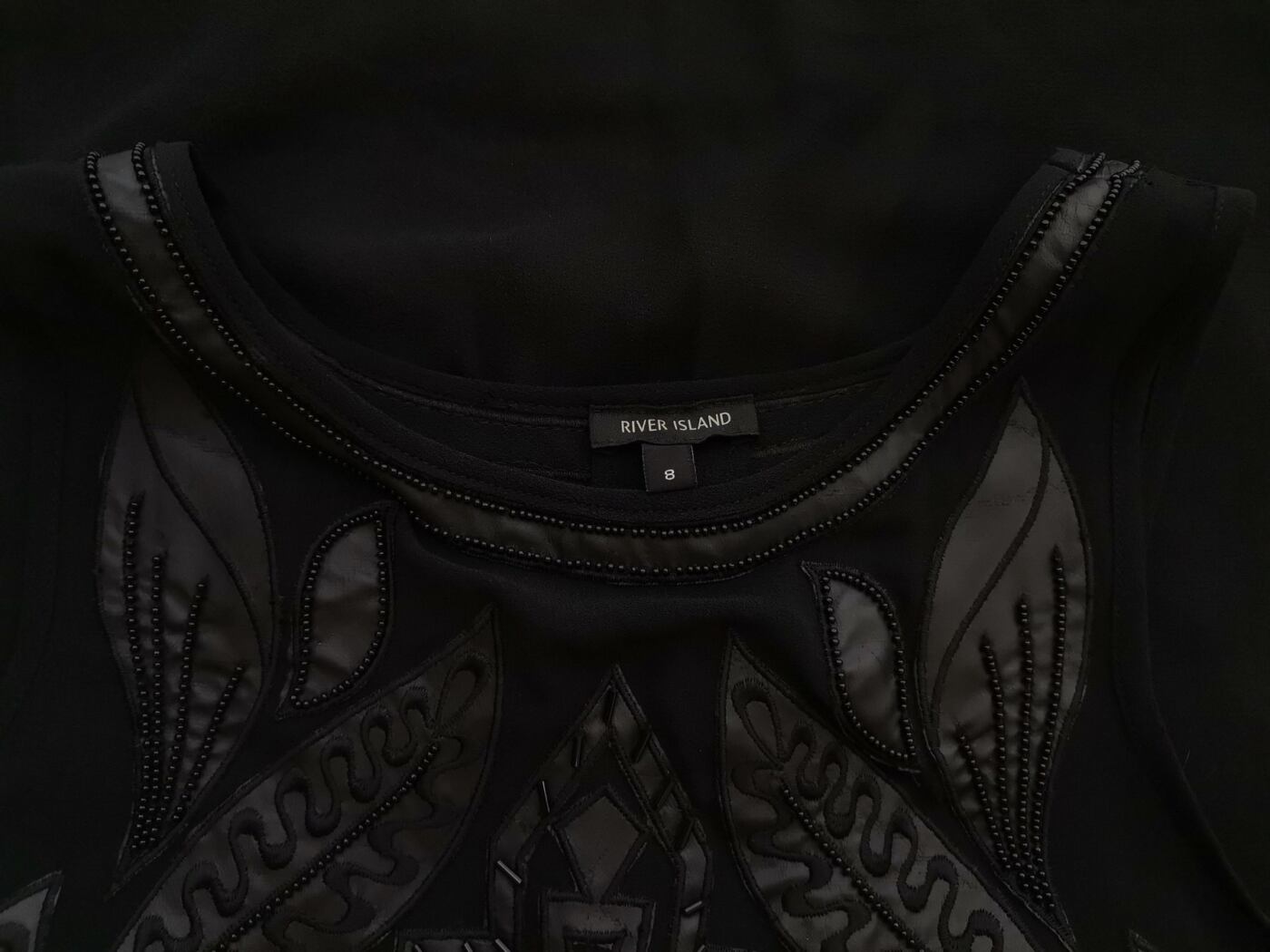 River island Rozmiar 8 (34) Kolor Czarny Geometryczny Okrągły dekolt Tunika Bluzka Bezrękawnik