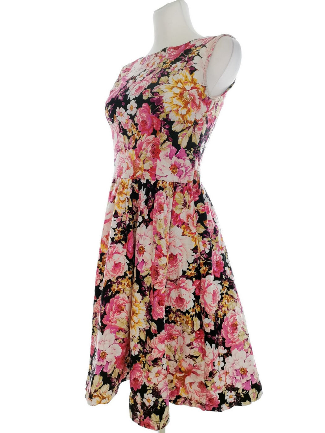 Lindy Bop Vintage Rozmiar 12 (38) Kolor Różowy Odkryte Ramiona Sukienka A-Line Bezrękawnik Do Kolan Materiał Bawełna Lindy Bop Vintage Rozmiar 12 (38) Kolor Różowy Odkryte Ramiona Sukienka A-Line Bezrękawnik Do Kolan Materiał Bawełna