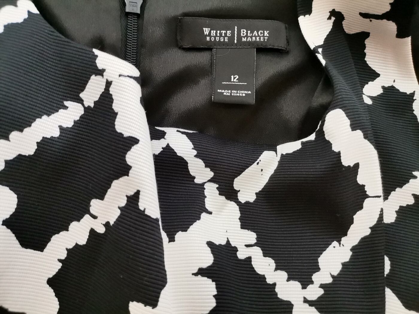 White House Black Market Rozmiar 12 (40) Kolor Czarny Kwadratowy dekolt Sukienka A-Line Bezrękawnik Midi Materiał Rayon White House Black Market Rozmiar 12 (40) Kolor Czarny Kwadratowy dekolt Sukienka A-Line Bezrękawnik Midi Materiał Rayon