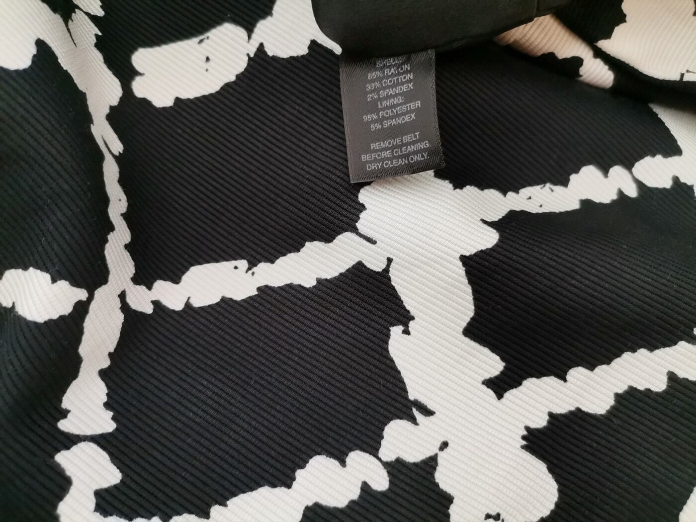 White House Black Market Rozmiar 12 (40) Kolor Czarny Kwadratowy dekolt Sukienka A-Line Bezrękawnik Midi Materiał Rayon White House Black Market Rozmiar 12 (40) Kolor Czarny Kwadratowy dekolt Sukienka A-Line Bezrękawnik Midi Materiał Rayon