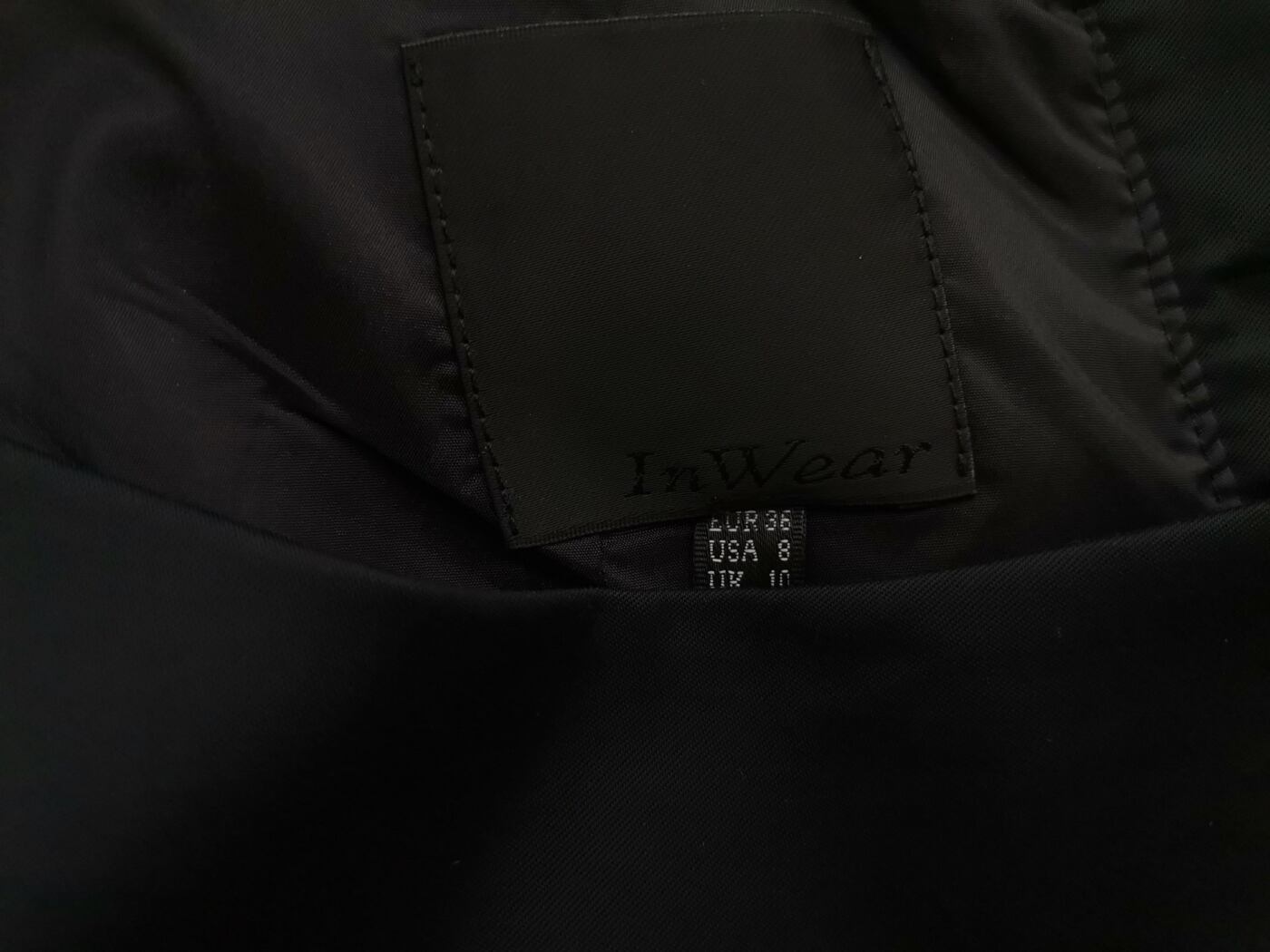 InWear Rozmiar 36 Kolor Czarny Okrągły dekolt Sukienka Ołówkowa Bezrękawnik Do Kolan Materiał Bawełna InWear Rozmiar 36 Kolor Czarny Okrągły dekolt Sukienka Ołówkowa Bezrękawnik Do Kolan Materiał Bawełna