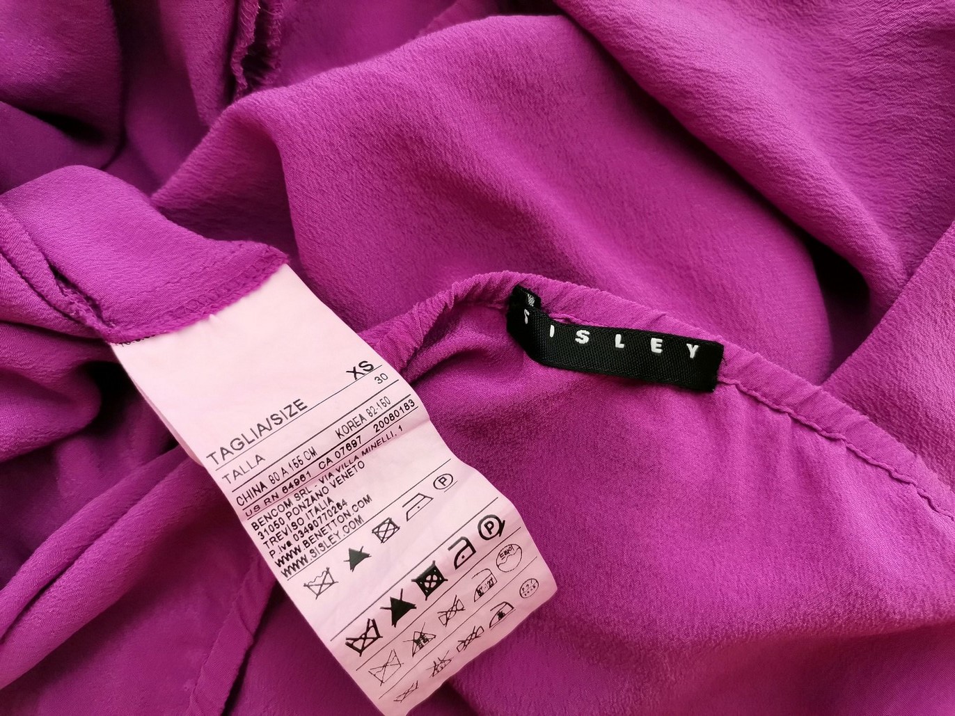 IMG_20220705_111135.jpg Sisley Rozmiar XS Kolor Fioletowy Halter Bluzka Bezrękawnik Materiał Jedwab 100%