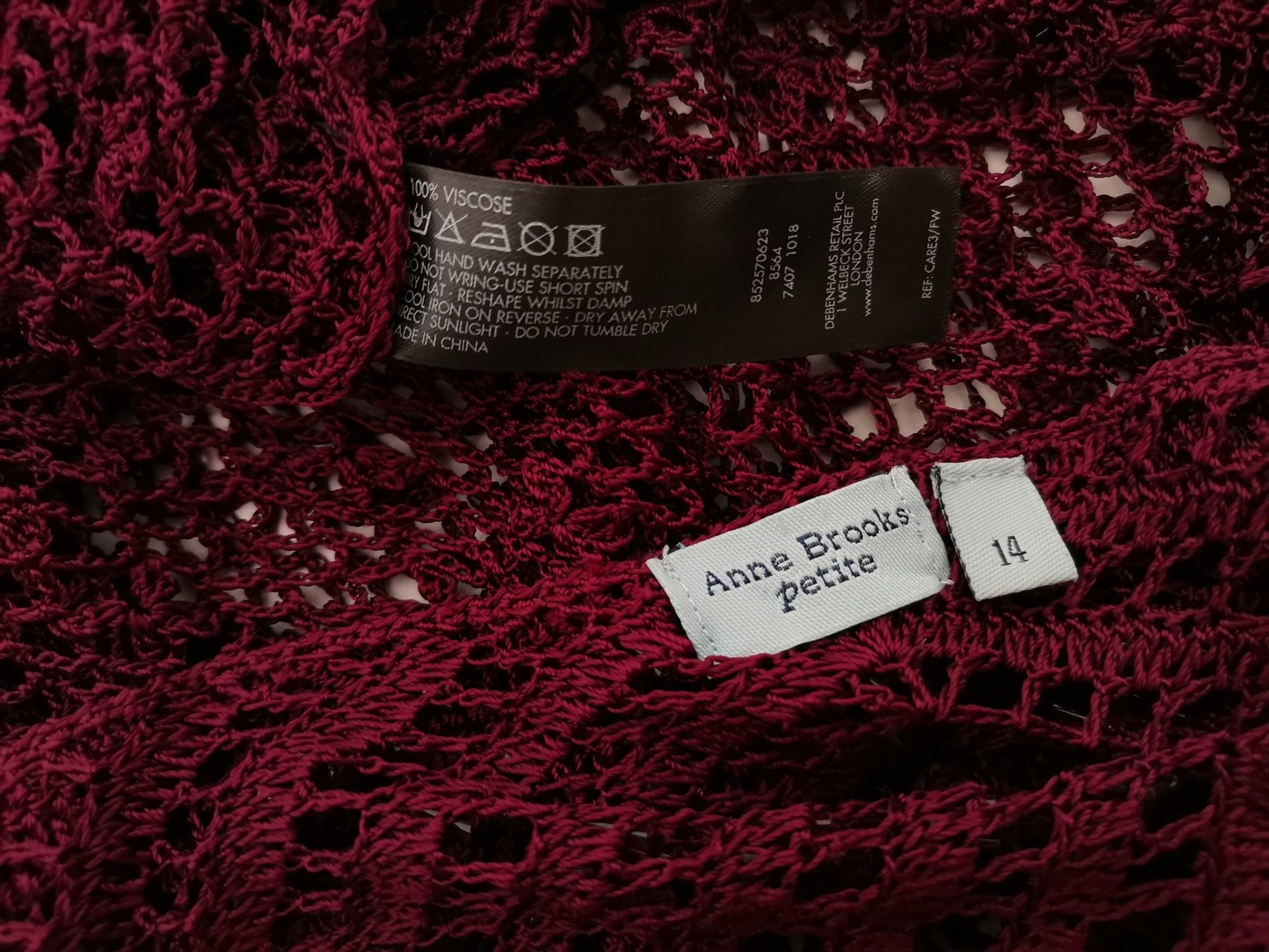 IMG_20220705_111640.jpg Anne Brooks Petite Rozmiar 14 (42) Kolor Purpurowy W serek Peleryna Kardigan Długi rękaw Materiał Wiskoza 100% Otwarta dzianina