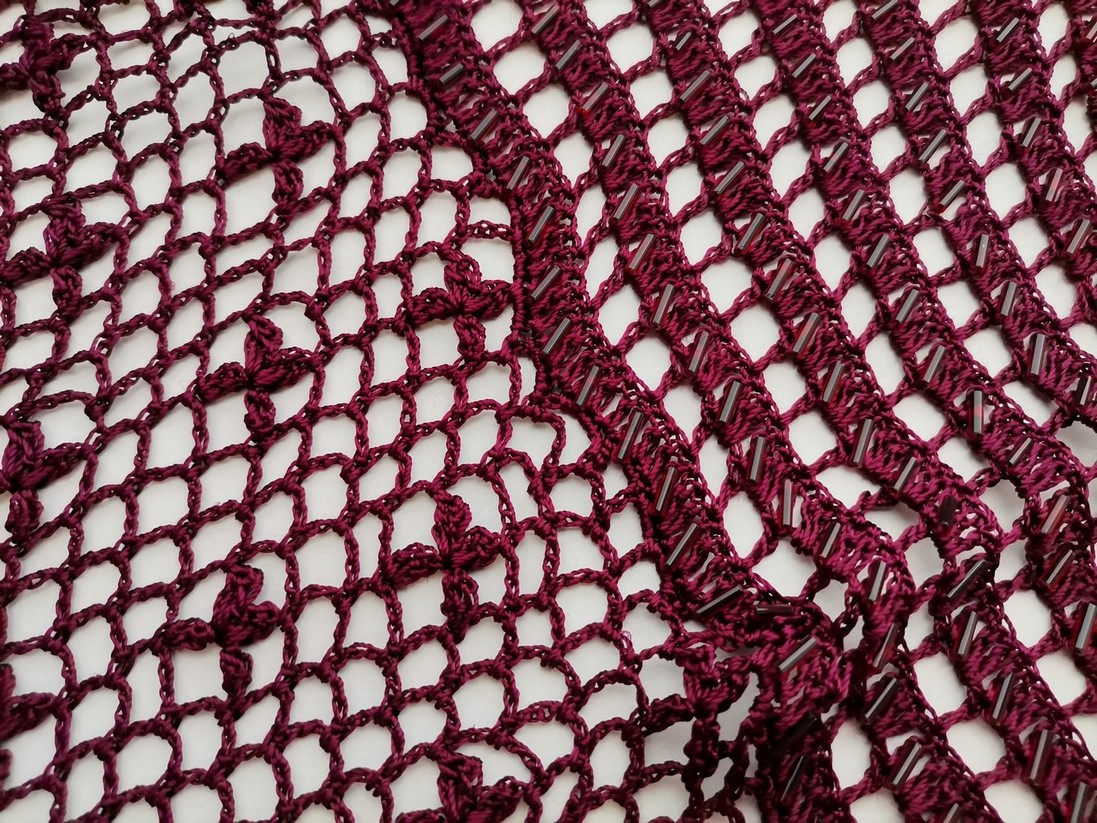 IMG_20220705_111654.jpg Anne Brooks Petite Rozmiar 14 (42) Kolor Purpurowy W serek Peleryna Kardigan Długi rękaw Materiał Wiskoza 100% Otwarta dzianina