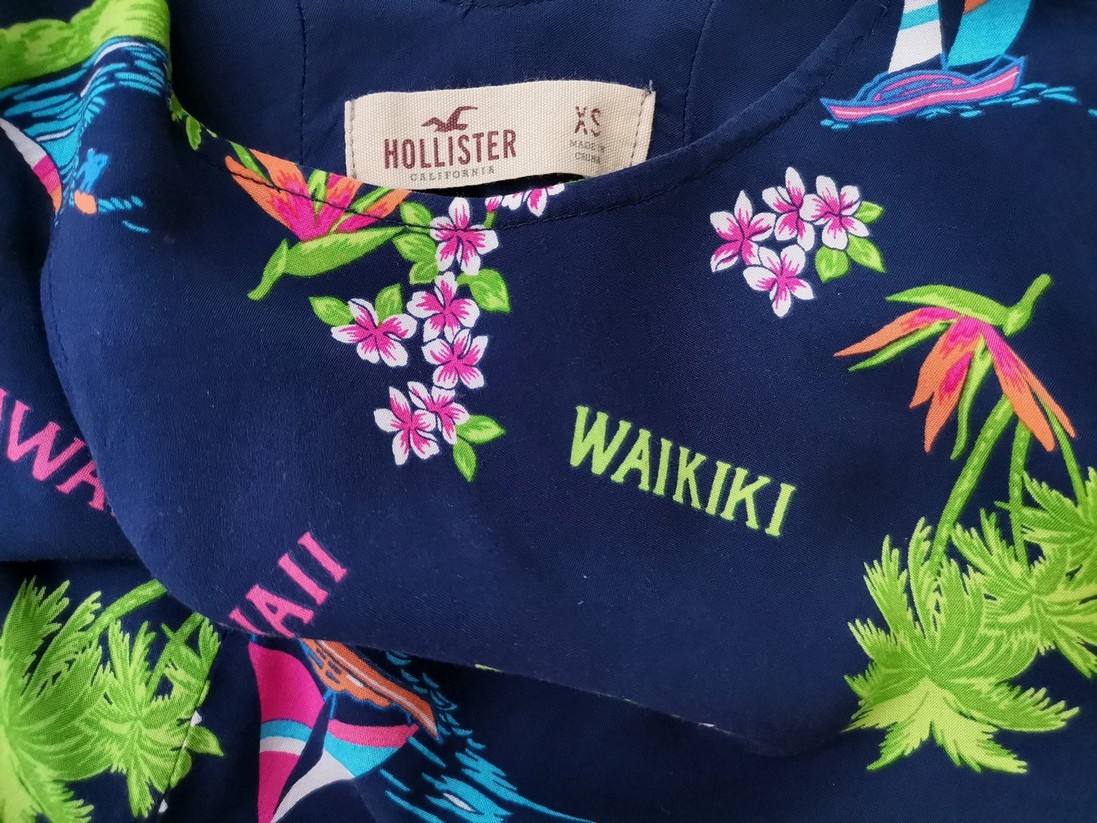 Hollister Rozmiar XS Kolor Granatowy Dekolt U Sukienka Mini Bezrękawnik Krótka Materiał Wiskoza 100% Hollister Rozmiar XS Kolor Granatowy Dekolt U Sukienka Mini Bezrękawnik Krótka Materiał Wiskoza 100%