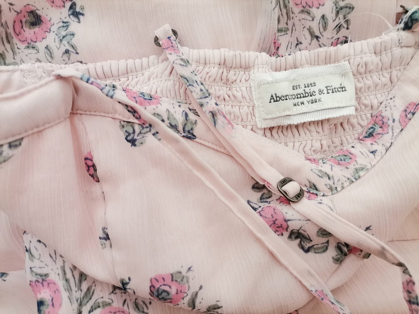 ABERCROMBIE & FITCH Rozmiar XS Kolor Różowy Dekolt Serce Sukienka Mini Bezrękawnik Krótka ABERCROMBIE & FITCH Rozmiar XS Kolor Różowy Dekolt Serce Sukienka Mini Bezrękawnik Krótka
