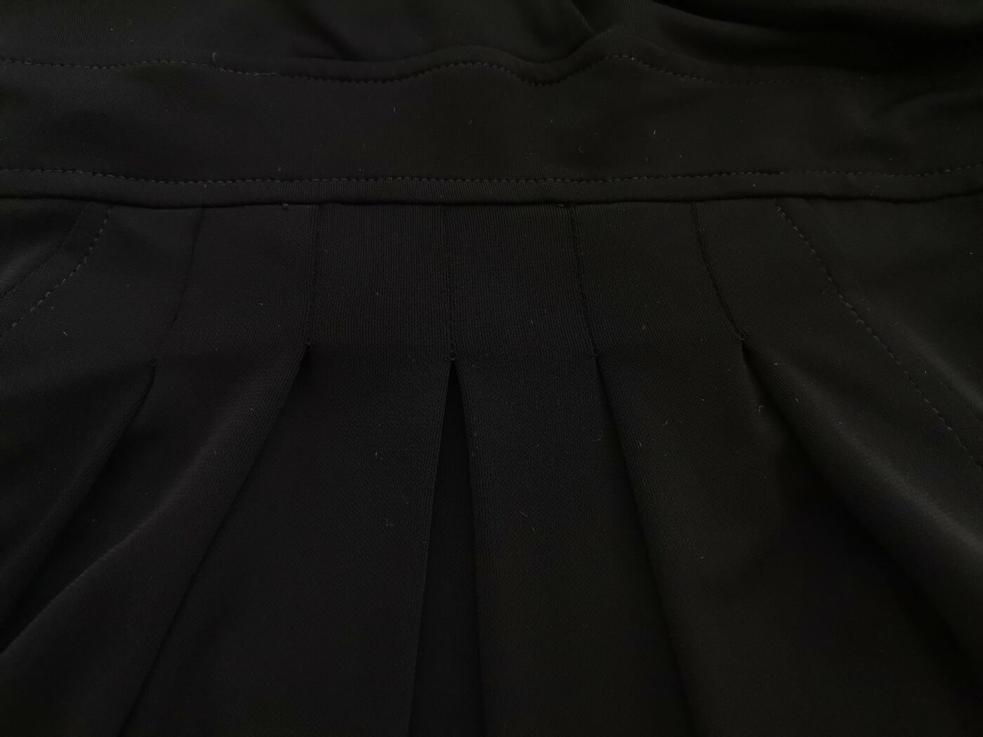 BCBG MAXAZRIA Rozmiar S Kolor Czarny W serek Sukienka Mini Rękaw 3/4 Krótka BCBG MAXAZRIA Rozmiar S Kolor Czarny W serek Sukienka Mini Rękaw 3/4 Krótka