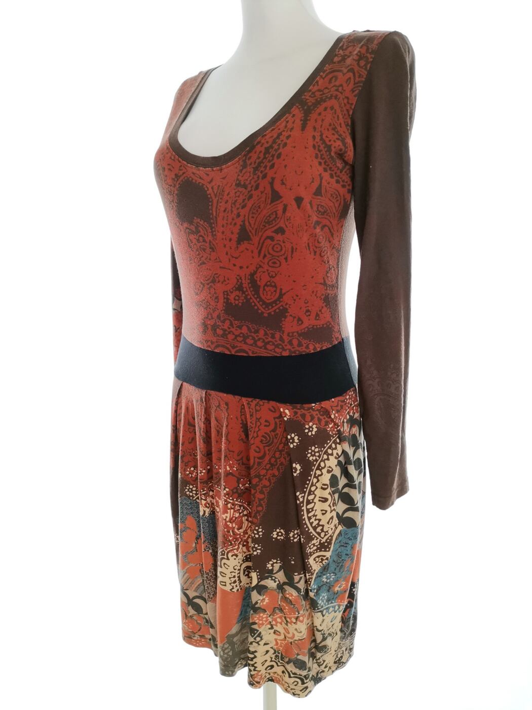 DESIGUAL Rozmiar S Kolor Brązowy Okrągły dekolt Sukienka Sheath Długi rękaw Do Kolan Materiał Bawełna DESIGUAL Rozmiar S Kolor Brązowy Okrągły dekolt Sukienka Sheath Długi rękaw Do Kolan Materiał Bawełna