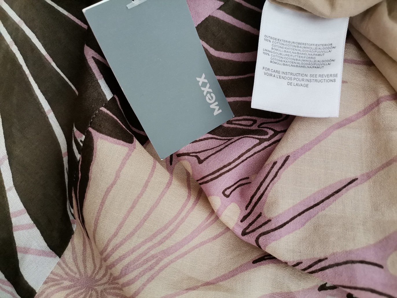Mexx Rozmiar 36 Kolor Beżowy W serek Sukienka A-Line Krótki rękaw Midi Materiał Bawełna 100% Mexx Rozmiar 36 Kolor Beżowy W serek Sukienka A-Line Krótki rękaw Midi Materiał Bawełna 100%