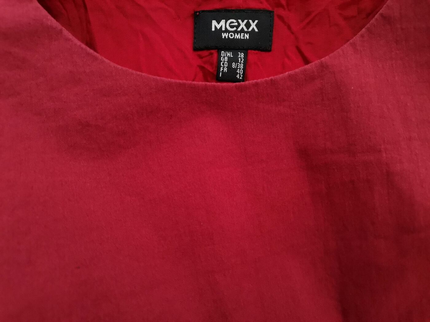 Mexx Rozmiar 38 Kolor Bordowy Okrągły dekolt Sukienka A-Line Bezrękawnik Do Kolan Materiał Bawełna Mexx Rozmiar 38 Kolor Bordowy Okrągły dekolt Sukienka A-Line Bezrękawnik Do Kolan Materiał Bawełna