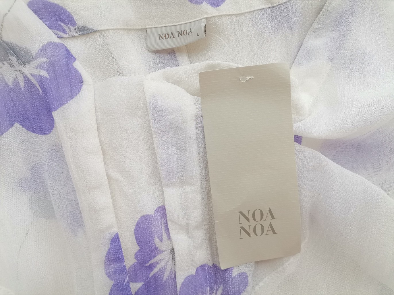 Noa noa Rozmiar L Kolor Kremowy Głęboki Serek Tunika Bluzka Bezrękawnik Materiał Wiskoza 100% Noa noa Rozmiar L Kolor Kremowy Głęboki Serek Tunika Bluzka Bezrękawnik Materiał Wiskoza 100%