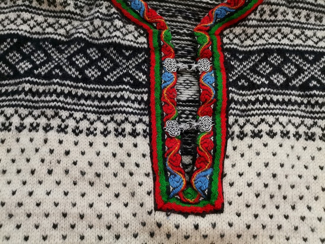 IMG_20220712_105943.jpg Norwegian jumper Rozmiar 52/54 Kolor Kremowy Okrągły dekolt Norweski Sweter Długi rękaw Gruba dzianina