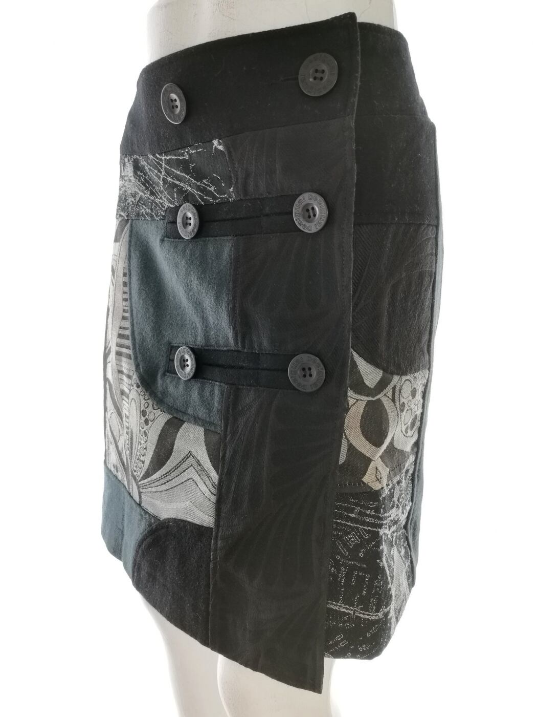 DESIGUAL Rozmiar 42 Kolor Czarny Spódnica Zawijana Do Kolan Materiał Wełna