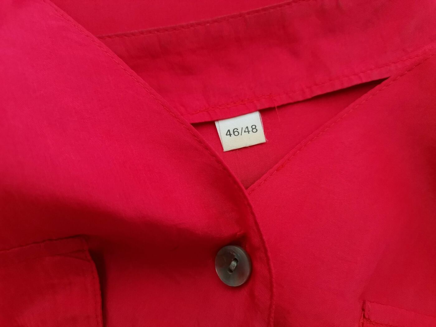 Vintage Rozmiar 46/48 Kolor Różowy W serek Tunika Zapinana Bluzka Krótki rękaw Materiał Jedwab 100% Vintage Rozmiar 46/48 Kolor Różowy W serek Tunika Zapinana Bluzka Krótki rękaw Materiał Jedwab 100%