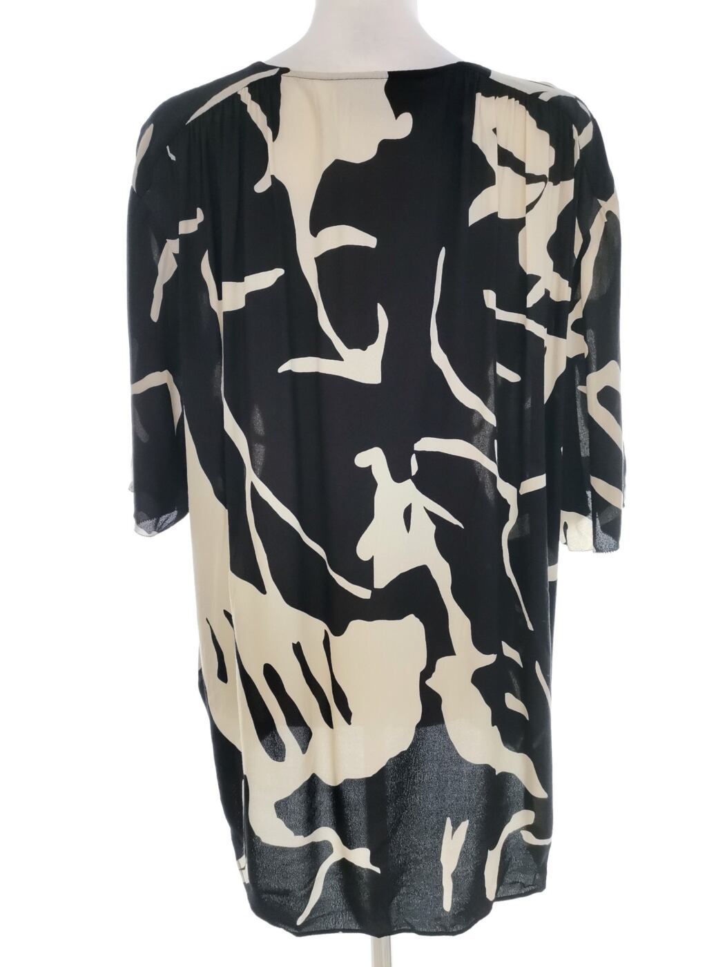 BY MALENE BIRGER Rozmiar 44 Kolor Czarny W serek Tunika Bluzka Krótki rękaw Materiał Wiskoza 100% BY MALENE BIRGER Rozmiar 44 Kolor Czarny W serek Tunika Bluzka Krótki rękaw Materiał Wiskoza 100%