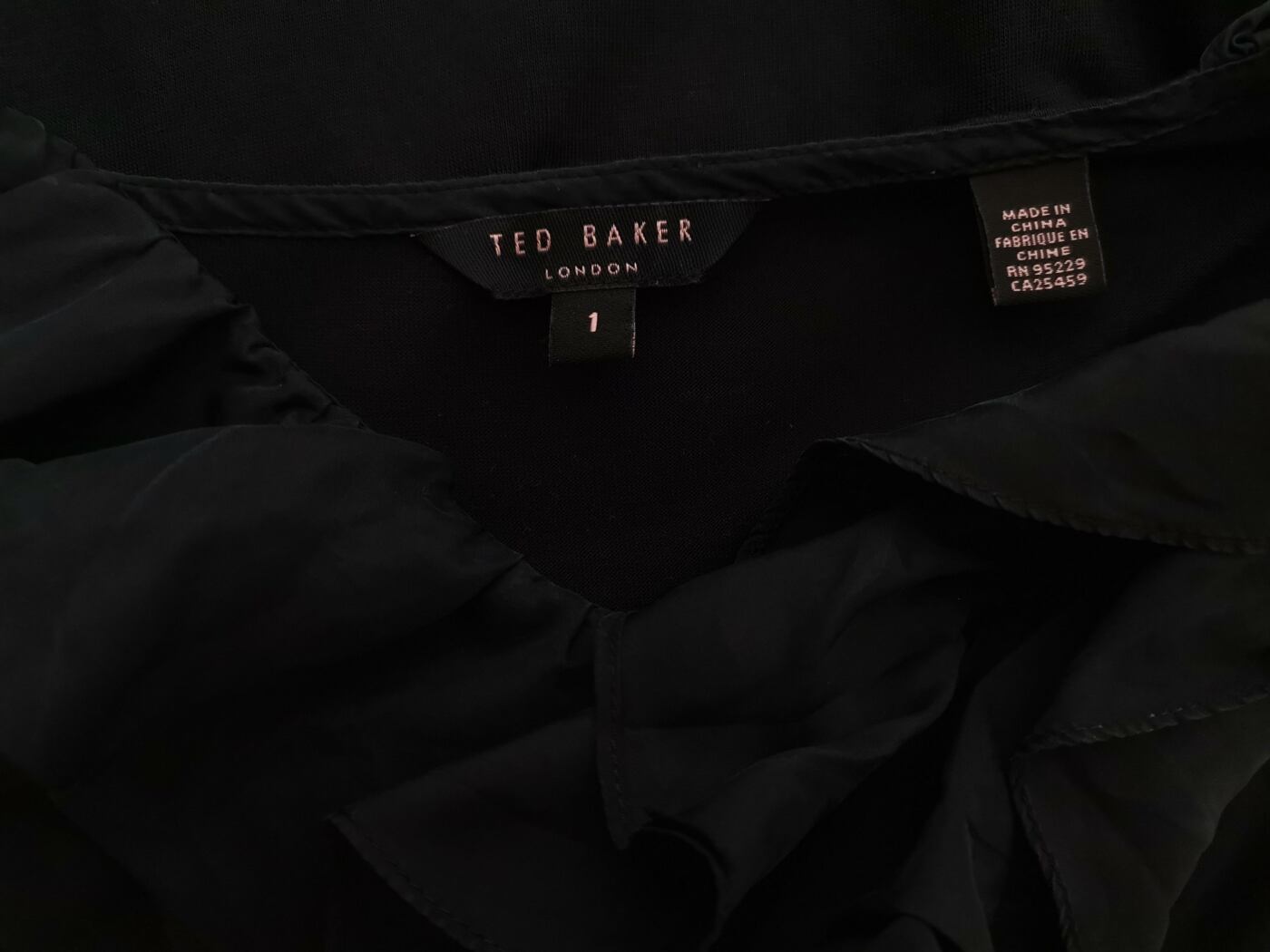 IMG_20220721_141706.jpg Ted Baker Rozmiar 1 (36) Okrągły dekolt Bluzka Bezrękawnik Materiał Modal 100%