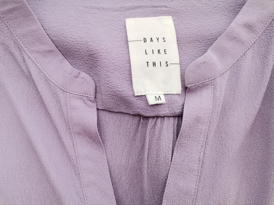IMG_20220726_133958.jpg DAYS LIKE THIS Rozmiar M Kolor Lawendowy Split Crew Neck Bluzka Popover Guziki Długi rękaw