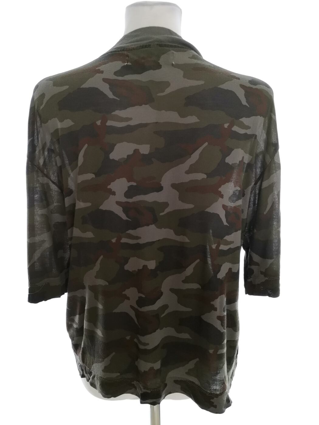 IMG_20220726_134446.jpg STAY Rozmiar M Kolor Khaki Kamuflaż Crew Neck Bluzka Krótki rękaw Materiał Modal 100%