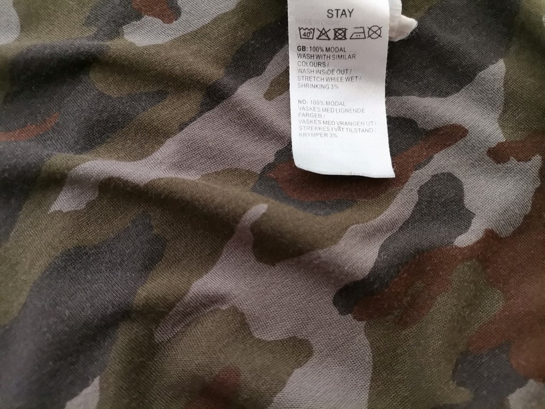 IMG_20220726_134507.jpg STAY Rozmiar M Kolor Khaki Kamuflaż Crew Neck Bluzka Krótki rękaw Materiał Modal 100%