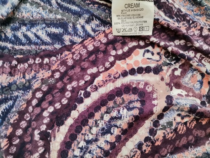 Cream Rozmiar M Kolor Purpurowy W serek Sukienka A-Line Długi rękaw Midi Materiał Wiskoza Cream Rozmiar M Kolor Purpurowy W serek Sukienka A-Line Długi rękaw Midi Materiał Wiskoza