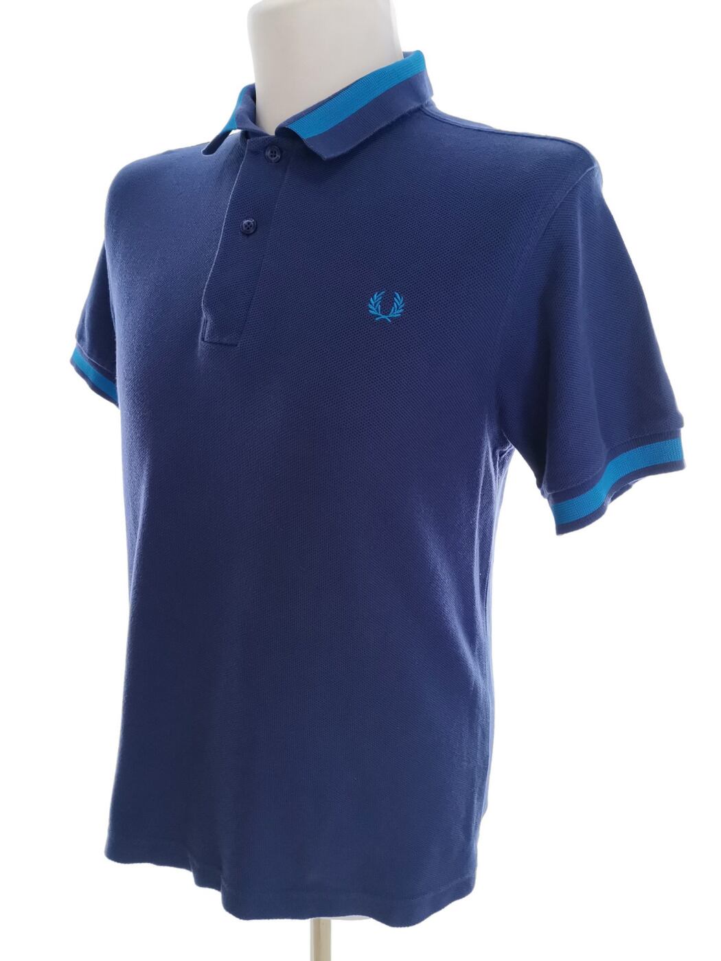 IMG_20220802_110056.jpg Fred Perry Rozmiar M Kolor Granatowy Kołnierz Męska Koszula Polo Krótki rękaw Materiał Bawełna 100%