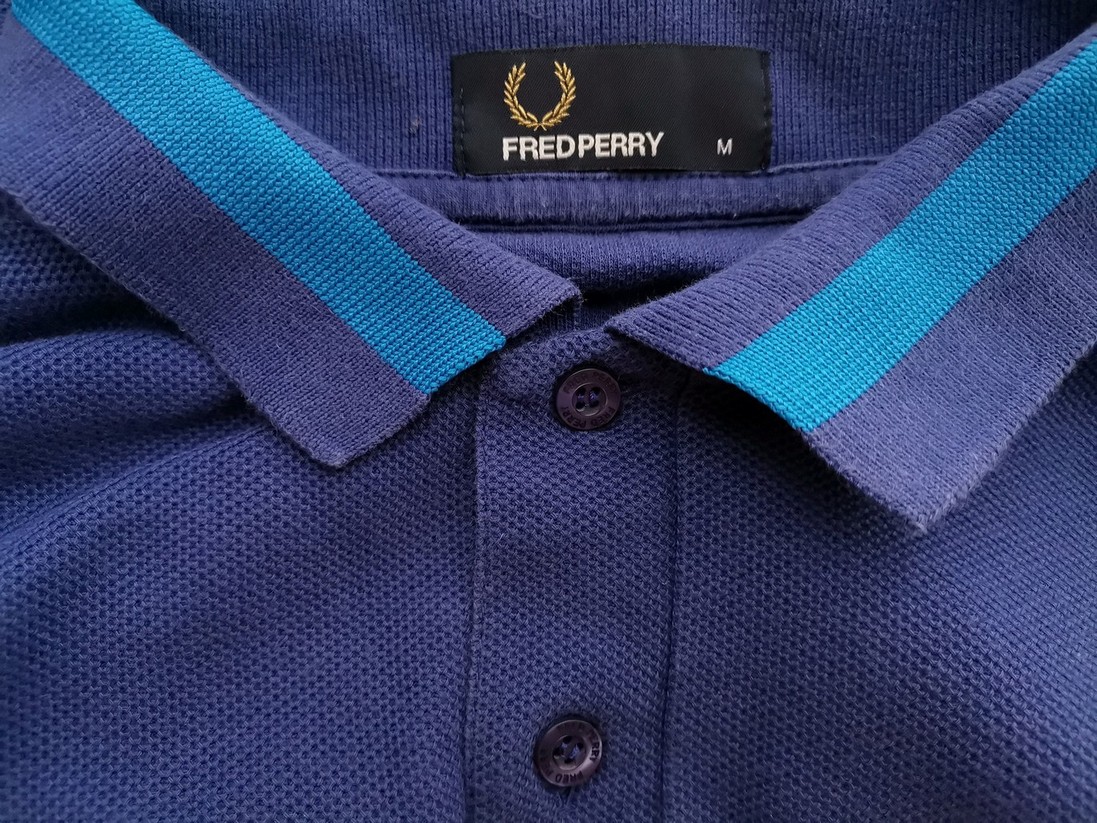 IMG_20220802_110111.jpg Fred Perry Rozmiar M Kolor Granatowy Kołnierz Męska Koszula Polo Krótki rękaw Materiał Bawełna 100%