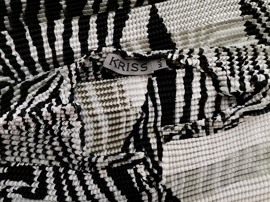 KRISS Rozmiar M/L Kolor Czarny Panterka Split Crew Neck Bluzka Krótki rękaw