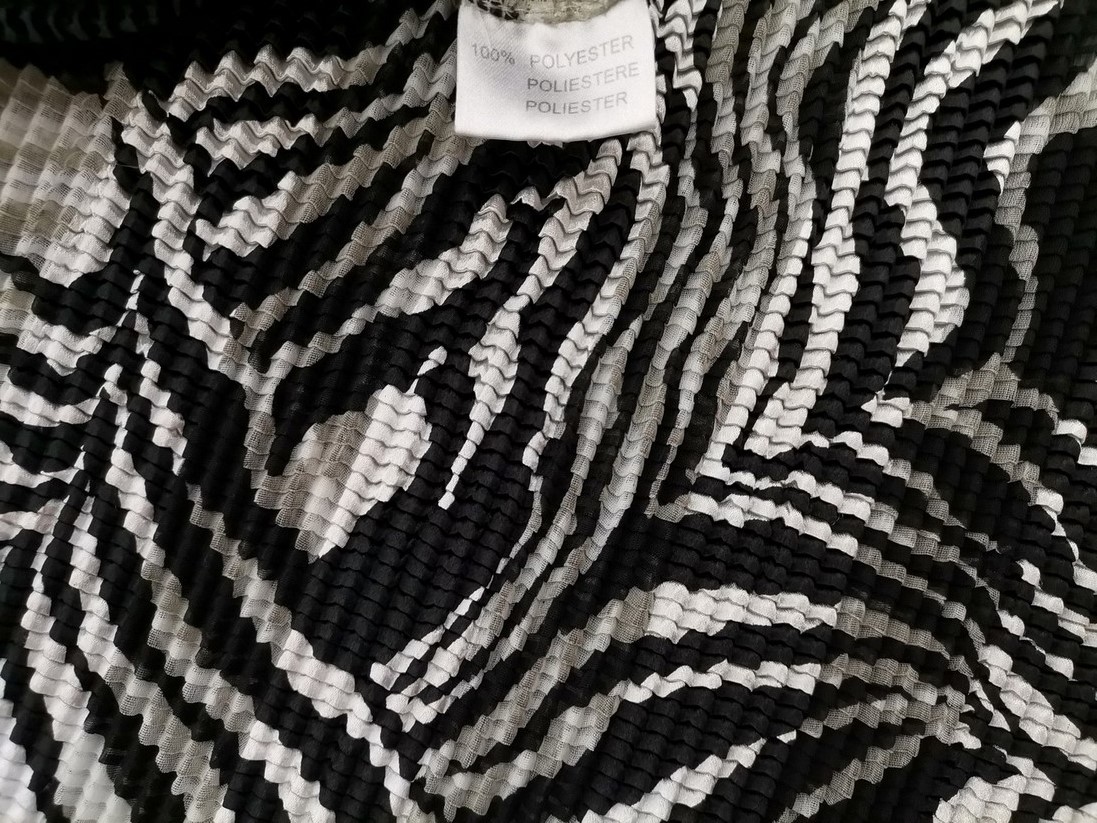 KRISS Rozmiar M/L Kolor Czarny Panterka Split Crew Neck Bluzka Krótki rękaw
