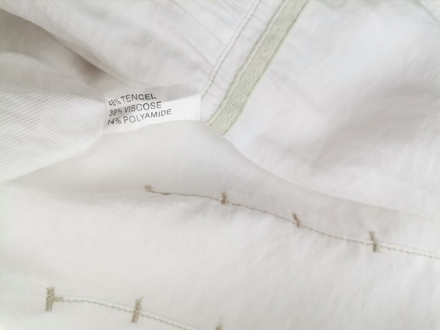 BOHEME Rozmiar M Kolor Biały Okrągły dekolt Tunika Zamek Błyskawiczny Rękaw 3/4 Materiał Tencel BOHEME Rozmiar M Kolor Biały Okrągły dekolt Tunika Zamek Błyskawiczny Rękaw 3/4 Materiał Tencel
