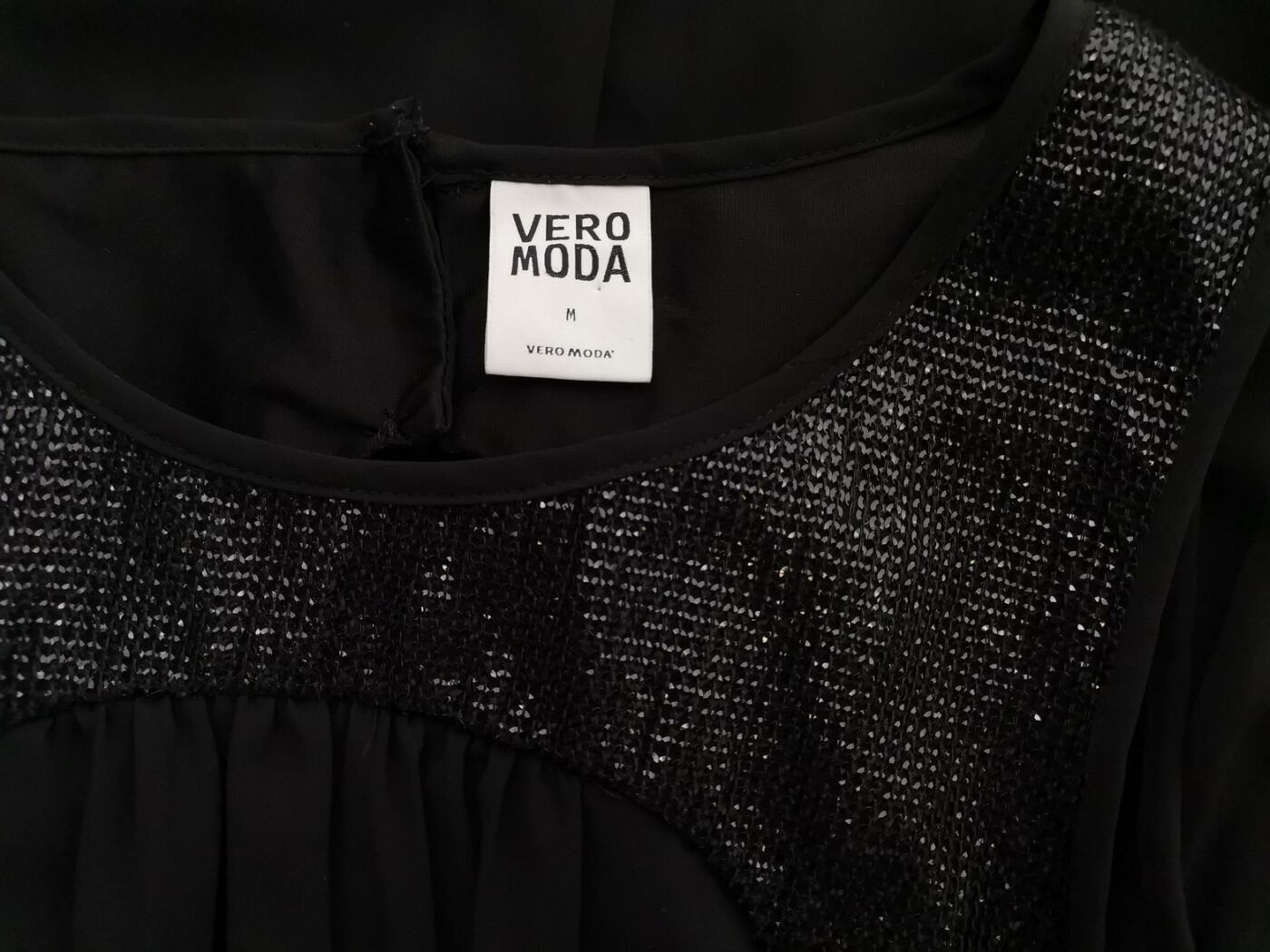 Vero moda Rozmiar M Kolor Czarny Okrągły dekolt Sukienka Sheath Bezrękawnik Midi Vero moda Rozmiar M Kolor Czarny Okrągły dekolt Sukienka Sheath Bezrękawnik Midi