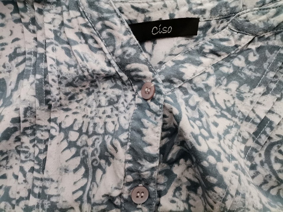 Ciso Rozmiar 44 Kolor Niebieski Roślinny Liście Split Crew Neck Tunika Bluzka Długi rękaw Materiał Wiskoza 100% Ciso Rozmiar 44 Kolor Niebieski Roślinny Liście Split Crew Neck Tunika Bluzka Długi rękaw Materiał Wiskoza 100%
