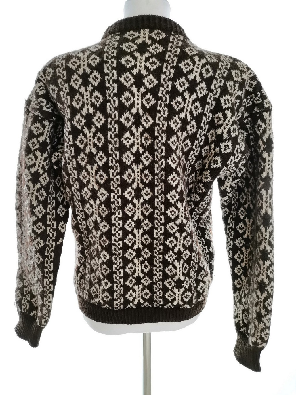 IMG_20220810_120732.jpg Vintage Rozmiar 42/44 Kolor Brązowy Crew Neck Kardigan Zapinany Długi rękaw Gruba dzianina